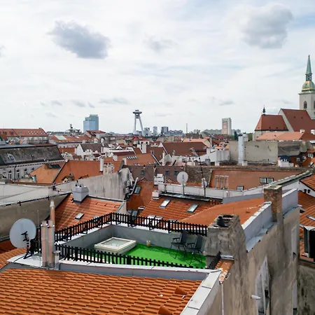 Arya - Spacious Penthouse Duplex With Rooftop Patio In The Main Square Apartment Bratislava