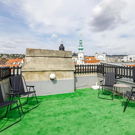 Spacious Center Penthouse & Private Rooftop Terrace