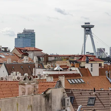 Arya - Spacious Penthouse Duplex With Rooftop Patio In The Main Square Apartment *