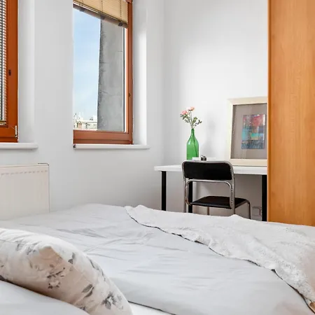 アパート Spacious Center Penthouse & Private Rooftop Terrace ブラチスラヴァ