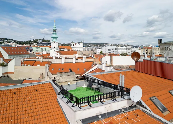 Spacious Center Penthouse & Private Rooftop Terrace