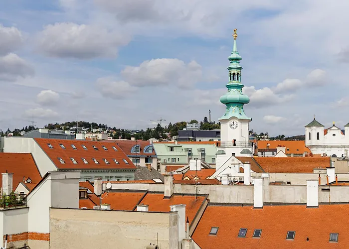 Spacious Center Penthouse & Private Rooftop Terrace