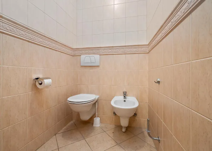 Daire Spacious Center Penthouse & Private Rooftop Terrace