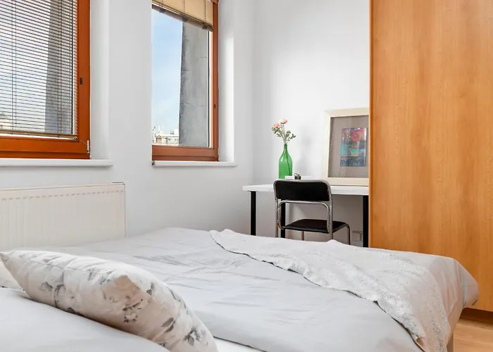 아파트 Spacious Center Penthouse & Private Rooftop Terrace 브라티슬라바