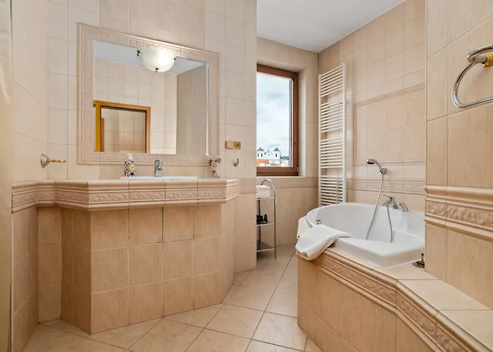 Spacious Center Penthouse & Private Rooftop Terrace 브라티슬라바